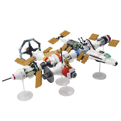 Computer Gear 8-in-1 Space Building Kit ISS Station Brick Building Set with Toy Space Shuttle Detachable Satellites 512 Pieces
