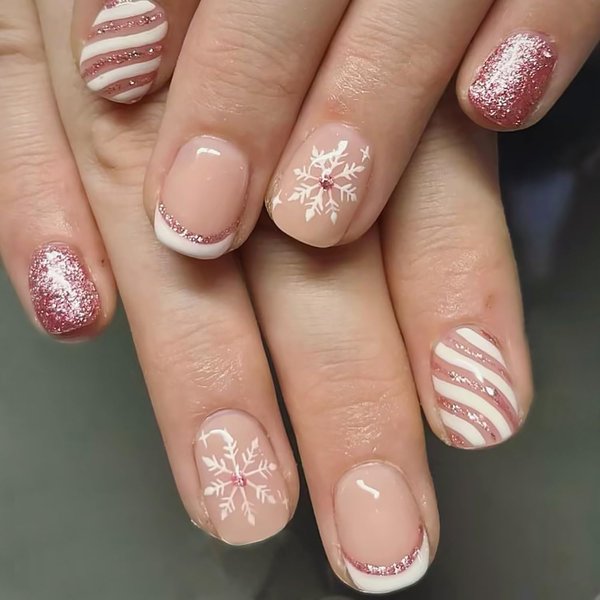 Christmas Press on Nails Short Square Fake Nails Full Cover Snowflake French Tip Glitter Design False Nails Xmas Cute Stick on Nails Winter Acrylic Artificial on Nails for DIY Nail Decoration 24Pcs