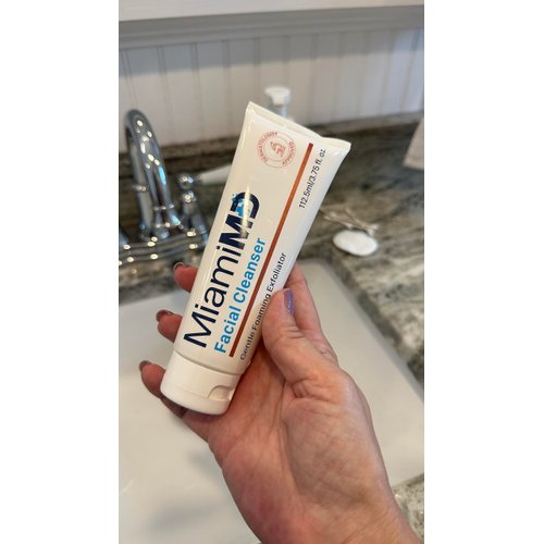 Face Wash (3.75oz) Face Cleanser for Women - Premium Facial Cleanser for Face Wash Women - Foaming Facial Cleanser for Hydrating and Moisturizing Skin - Facial Skin Care Products for All Skin Type