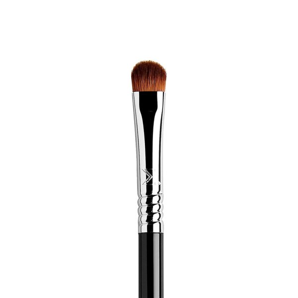 Sigma Beauty Professional E57 Firm Shader Brush – Professional Makeup Brush for Intense Applications or Controlled Finishes - Vegan Eyeshadow Brush for Fine Details (1 Brush)