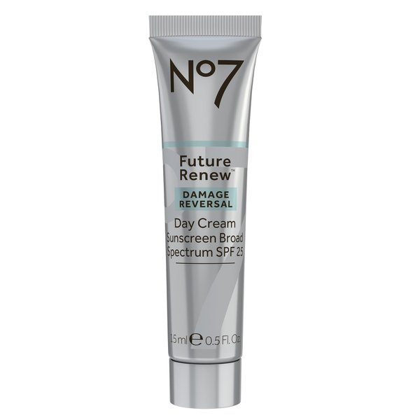 No7 Future Renew Damage Reversal Day Cream SPF 25 - Anti Aging Face Moisturizer with SPF for Visibly Damaged Skin - Moisturizes, Brightens & Protects Skin - Lightweight, Absorbs Quickly (15ml)