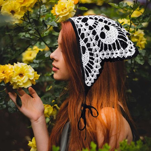 Gothic Crochet Bandana for Women, Black Skull Crochet Head Scarf Halloween Style Crochet Headband Triangle Knitted Headscarf