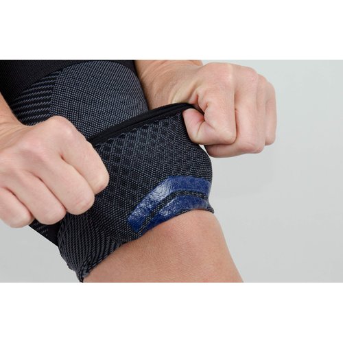 OrthoSleeve Knee Brace for ACL, MCL, Injury Recovery, Meniscus Tear, knee pain, aching knees, patellar tendonitis and arthritis (Medium, Black, Single)