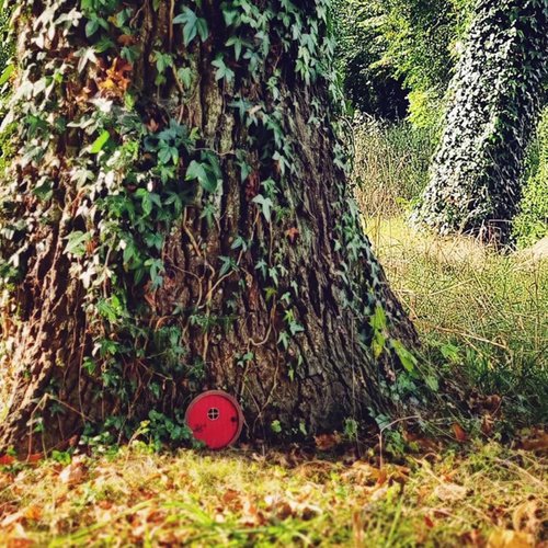 TypoGrove Fairy Doors for Trees Outdoor, Red Miniature Fairy Door Decors for Trees with Hollow Window Ornaments Patterns, Yard Art Sculpture for Tree Decoration Outdoor Statues