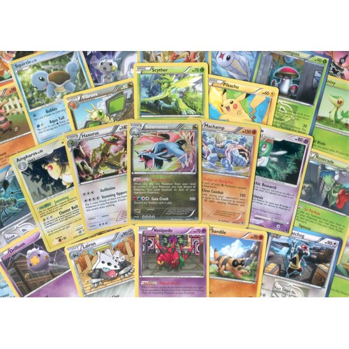 250 Assorted Pokemon Cards with Rares & Foils