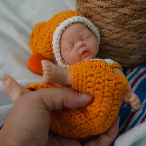 7" Reborn Baby Dolls Boy, Mini Realistic Silicone Baby Dolls, Realistic Soft Silicone Newborn Baby Doll with Feeding Accessories&Gift Box