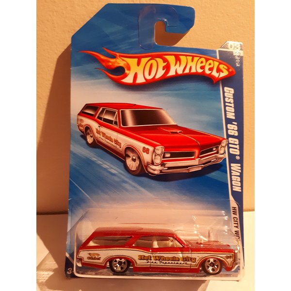 Hot Wheels 2010 City Works 03/10 RED and White City FIRE Department Custom '66 GTO Wagon