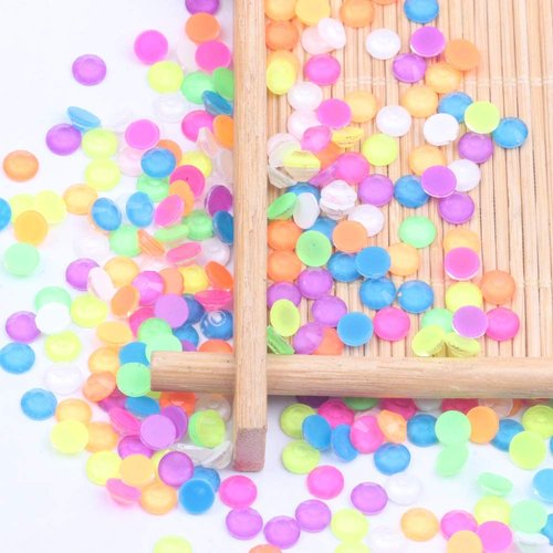 SUKPSY 800 Pcs Mix Color Nail Art Resin Rhinestones Nail Charms 3D Flatback Mixed Sizes Nail Gems Stones for Nail Art Clothes Shoes Bags Phone Case Decoration (Luminous Rhinestones)
