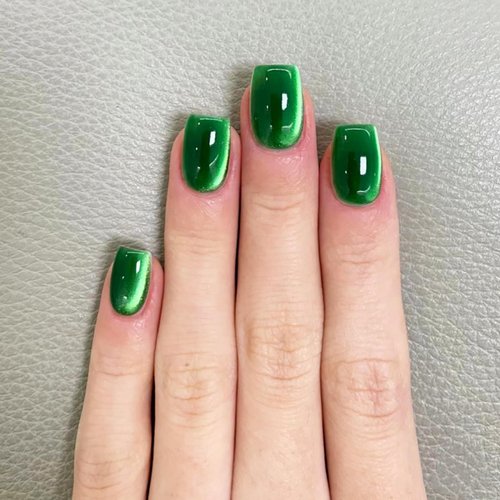 24Pcs Jade Green Cat Eye Press on Nails Short Square Fake Nails Shiny Glitter Press on Nails Full Cover Glossy Stick on Nails for Women Girls Gradient Acrylic Nails Spring Summer Press on Nails