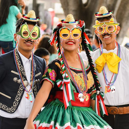 Bucherry 54 Pieces Cinco De Mayo Sombrero Hats Mexican Beaded Necklace Paper Eyewear Fiesta Party Supplies Bulk for Mexican Day Decorations