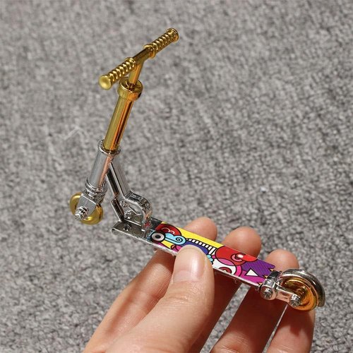 Rosojodg Gold Mini Two Wheel Toys Tiny Fingerboard Scooters, Mini Finger Skateboards Toy, Finger Scooter Fingertip Movement Skateboard for Finger Training Finger Toy Skateboards