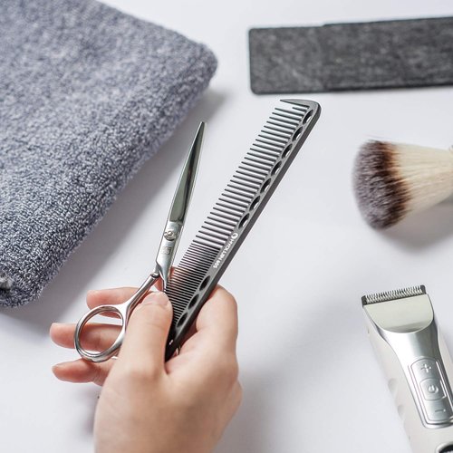 HYOUJIN 605 Black Carbon Fine Cutting Comb 230℃ Heat Resistant Hairdressing Comb Master Barber Comb with fine tooth-14 holes for cutting and hairstyling