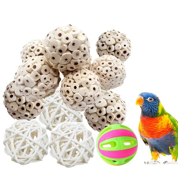 huahuacreat 6Pcs Parakeet Toys, Natural Sola Balls Shredding Foot Parrot Chew Toys Bird Foraging Toys for Small Pets Conures Cockatiel Rabbit Guinea Pig Bunny Treats