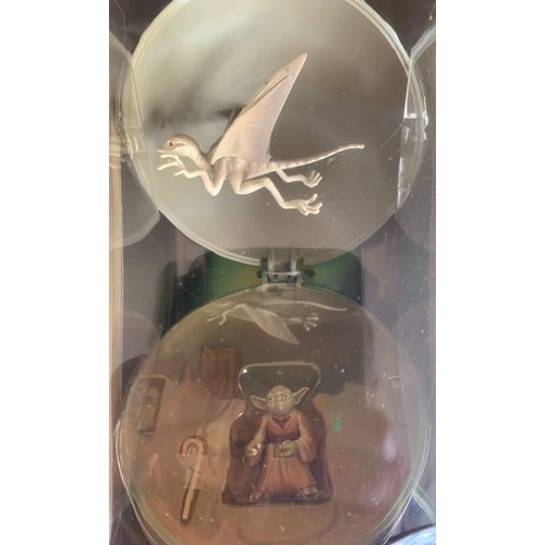 Star Wars The Power of the Force Complete Galaxy Dagobah with Yoda Action Figure 3.75 Inches