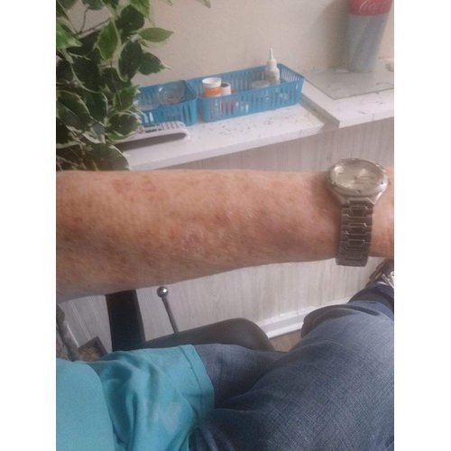 HAND & BODY RESTORE CREAM — A nutrient-rich, smoothing cream