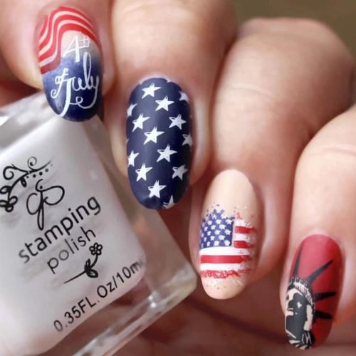 24Pcs 4th of July Press on Nails Medium Long Oval Independence Day Fake Nails USA Flag Patriotic Design American Flag False Nails Full Cover Artificial Nail for Women Girls Acrylic Manicure Decorations