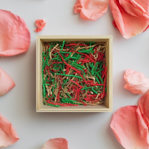 BOXHOME Shred Paper Filler (1LB) Crinkle Cut Paper for Wrapping & Filling Gift Basket Gift Boxes, Red, Kraft and Green-Christmas Mix