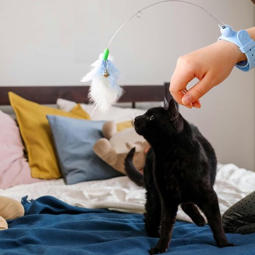 Silicone Bell Feather Cat Collar Toy With 3 Funny Replacement Refill, Adjustable Bell Feather Collars Toys, Interactive Cats Toys For Indoor Kitten, Energy Cat Toy With Bell For Exercise (Pink)