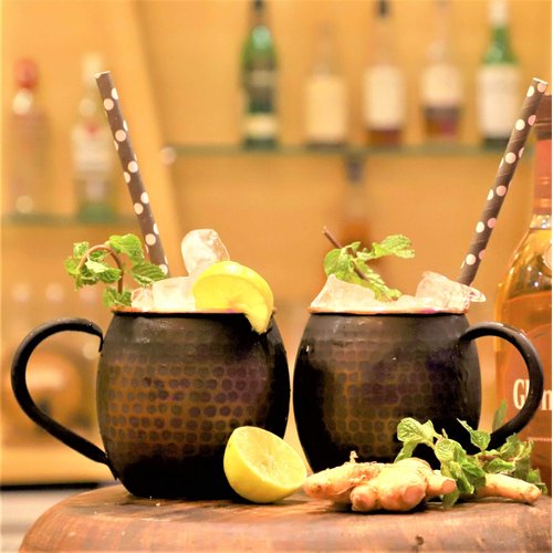 STAGLIFE 16 Oz Black Moscow Mule Mugs Pure Copper Cups for Drinking Gifts for Him on Anniversary Genuine Copper Mugs for Moscow Mules Hammered Solid Unlined Cup Mug Set of 2