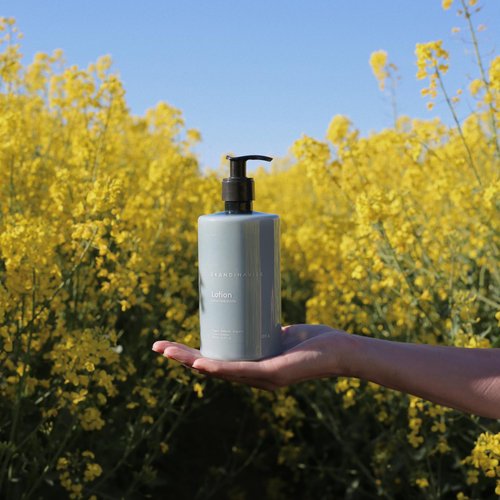 Skandinavisk ØY ‘Island Hand Body Lotion, Crabapple and dog rose, water mosses and green leaves, 16.91 fl. oz.