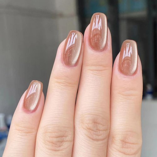24Pcs Cat Eye Press on Nails Nude Color Fake Nails Short Square Fake Nails with Glitter Designs Gradient Acrylic Nails Full Cover Glossy Stick on Nails for Women and Girls