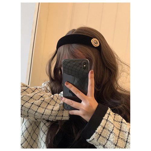 SHENHE Women's Velvet Wide Headband Rose Rhinestone Decor Vintage Non Slip Hair Band Accessory Black One-Size