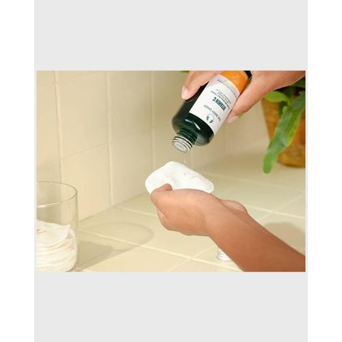 The Body Shop Vitamin C Glow Revealing Tonic - Illuminating & Even for All Skin Type - 5 Fl Oz