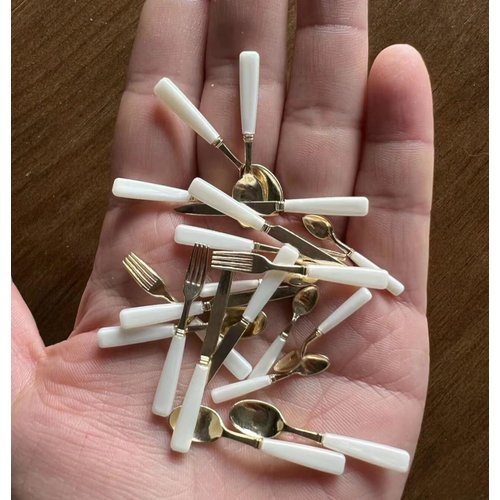 Miniature Cultey Fork and Spoon of 4 Set, Mini Forks Miniature Spoon, Dollhouse Kitchen 1:6 Cultey Accessories, Dollhouse Scale Miniature Kitchen Craft Supplies (Dark Blue & Silver)