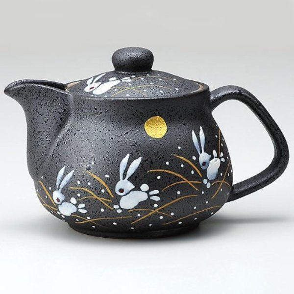 I rabbit Kutani pottery teapot pot (with tea strainer)