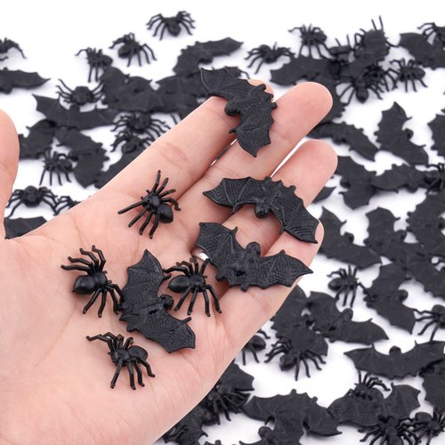 WHXGQ 200 Pcs Plastic Bats Spiders Halloween Mini Bats and Fake Spiders for Halloween Decorations Creepy Scary Prank Toys Plastic Insec Toys Halloween Miniatures
