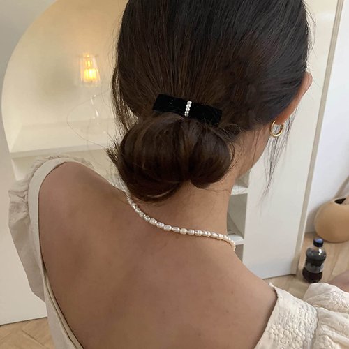 Andelaisi Vintage Satin Bow Hairclip Barrettes Black Velvet Bow Hair Clips Winter Ribbon Bow Headclip Barrette French Pearl Bowknot Hairclip Decorative Hair Accessories for Women and Girls Headdress