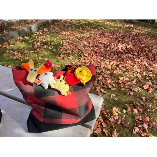 GIANTmicrobes Blood Cells Themed Gift Box, Blood Cell Plush, Blood Bank Laboratory Gifts, Lab Tech Gifts, Hematology Gifts, Leukemia Gifts