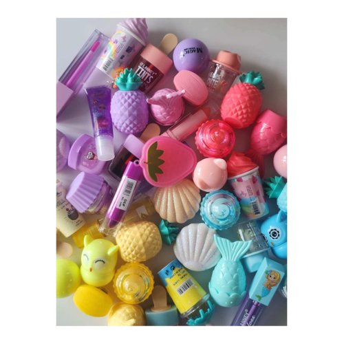 Glam Lux Beauty Bundle Lip Gloss, Lip Tint, Mood Lipstick Lippie Balm, Mixed Bulk Italia Deluxe, Variety Set Random Party Favors Novelty, Gifts For Girls, Teens, & Women (Random, 8 PCS)