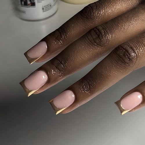 MISUD Press on Nails Short Square Fake Nails Glossy Glue on Nails Gold Chrome French Tip Acrylic Nails Squoval Artificial Nails Nude False Nails with Design 24 pcs