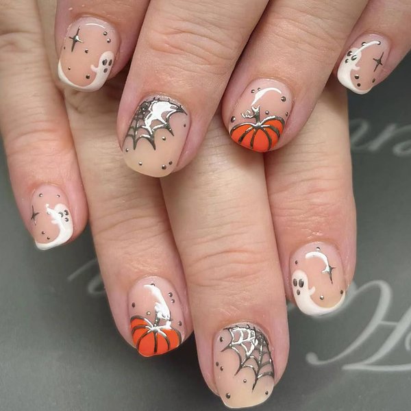 24 Pcs Halloween Press on Nails Short Square Nails Design Pumpkin Ghost Fake Nails with Glue Silver Spider Web Ghost Acrylic Nails Supply Halloween Full Cover False Nails Glue on Nails for Women