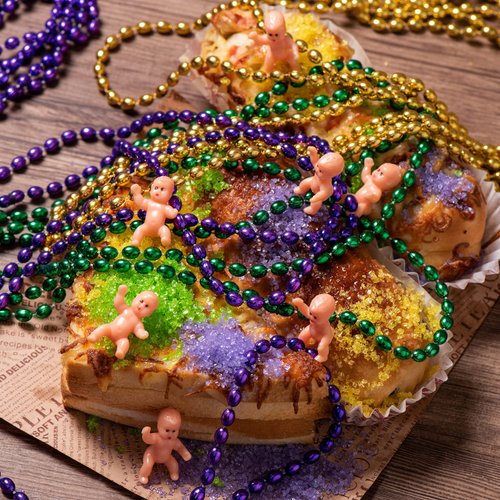 JUXINGDAZYF 30Pcs King Cake Babies 1.2inch Mini Plastic Babies，Suitable for Baby Shower Ice Cube Games Mardi Gras Party Decorations (Latin)