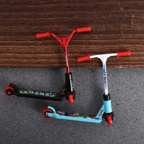 Red Black Mini Finger Scooter Two Wheel,Cute Mini Skateboards Plastic Finger Skateboards Finger Sport, Party Favors Finger Training,Novelty Games