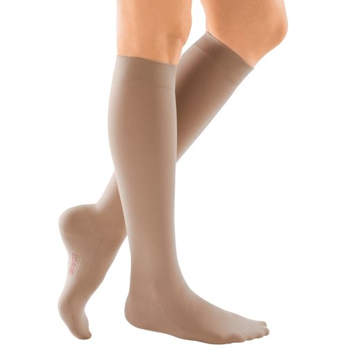 mediven Comfort for Women, 15-20 mmHg – Closed Toe Leg Circulation, Knee High Compression Stockings for Women, Semi-Transparent Leg Support Compression Hosiery , IV-Petite, Natural