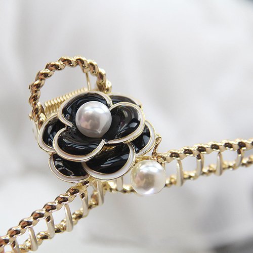 Camellia Hair Clips with Pearl Black Flower Metal Hair Accessories for Women Girls Elegant Black Camellia Hair Claw Clips Shiny Hairpins Strong Hold Hair Clip for Thick or Thin Hair Goddess Look 1 Pcs