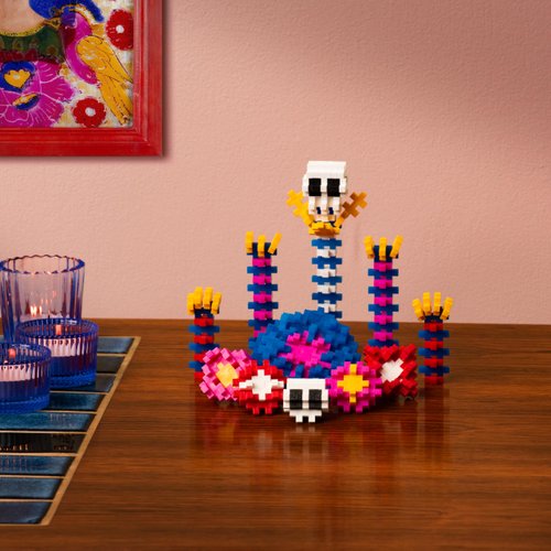 Plus Plus Art History Building Set, 3D Painting Kit & Craft Supplies for Kids, 350 Mini Interlocking Open Ended Pieces - Frida Kahlo