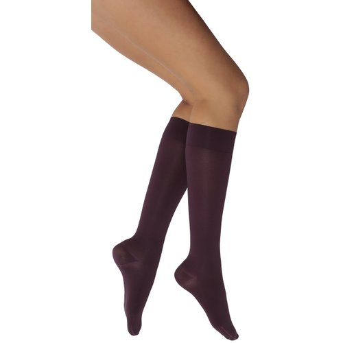 JOBST Opaque Knee High with SoftFit Technology Band, 15-20 mmHg Compression Stockings, Closed Toe, Medium, Cranberry