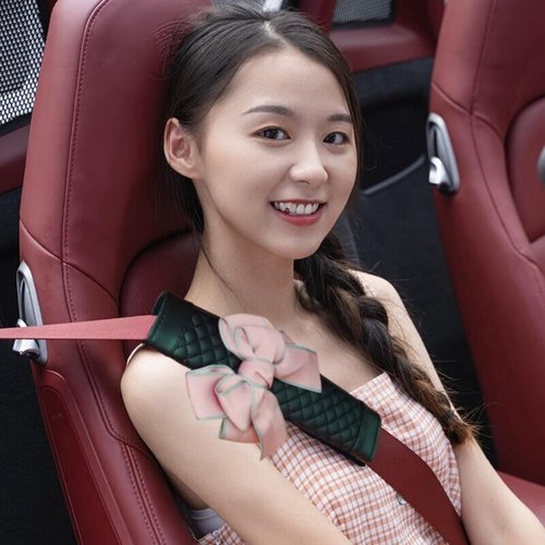 ZigiHos Cute Bow Leather Car Seat Belt Cover Pads 2 Packs & 4 Packs Soft Seat Belt Cover for Shoulder Pad Neck Cushion Protector Car Accessories Universal Seat Belt Cover (Pink,4)