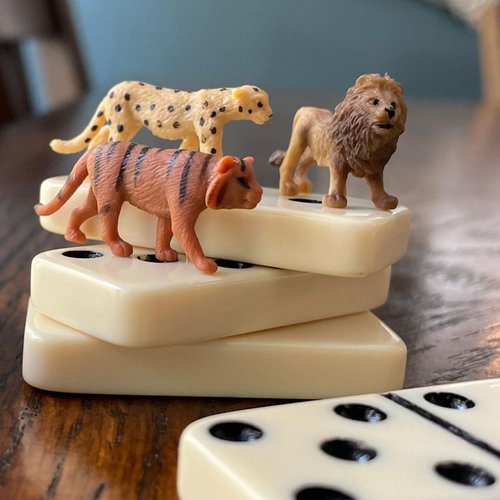 Safari Ltd. Good Luck Minis Predators Fun Pack – 8 Mini Figurines of Blue, Great White, & Tiger Sharks, Bald Eagle, Lion, Cheetah, Alligator, Snake – Educational Toy Figures Boys, Girls & Kids Ages 5+