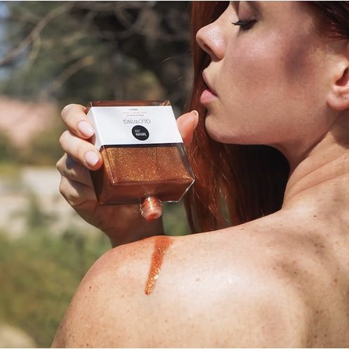 LAOUTA Shimmering Bronze Body Oil – Geranium & Grapefruit – Formulated w/Nourishing Natural Oils: Olive, Almond & Apricot – Body Highlighter Oil/Shimmer Oil Body (3.38 Fl oz)