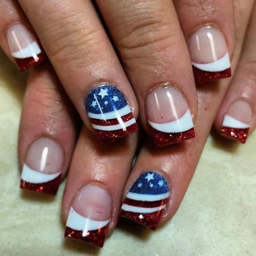 Independence Day Press on Nails Short Star False Nails Shiny French Tip 4th of July Glue on Nails American Flag Glossy Designs Blue Red Fake Nails Full Cover Stick on Nails for Patriotic Woman 24pcs