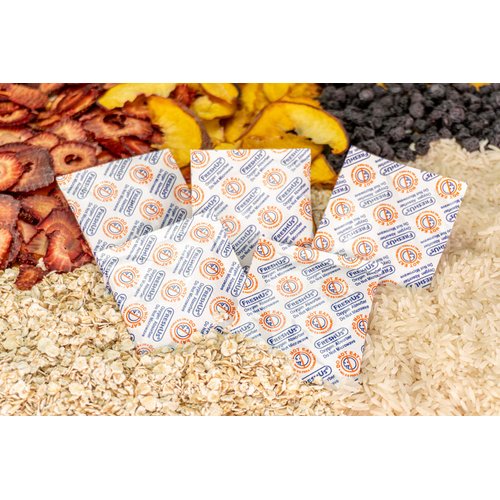 PackFreshUSA: 25 Pack - 500cc Oxygen Absorber Packs - Food Grade - Food Preservation - Long-Term Food Storage Guide Included