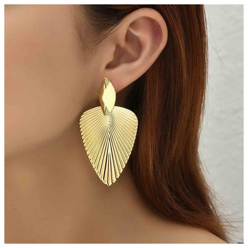 Sttiafay Boho Exaggerated Leaf Drop Earrings Punk Metal Leaf Earrings Long Chunky Leaf Stud Earrings Gold Geometric Statement Earrings Jewelry for Women