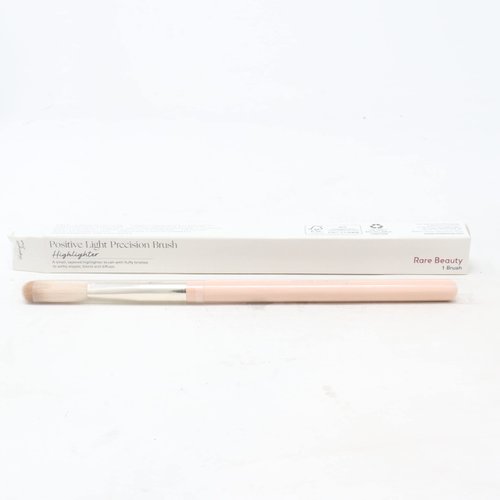 Rare Beauty by Selena Gomez Positive Light Precision Highlighter Brush