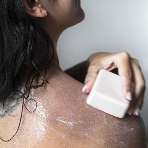 ATTITUDE Body Scrub Bar, Plant and Mineral-Based Ingredients, EWG Verified and Plastic-free Body Care, Vegan and Cruelty-free, Sandalwood, 4 Ounce