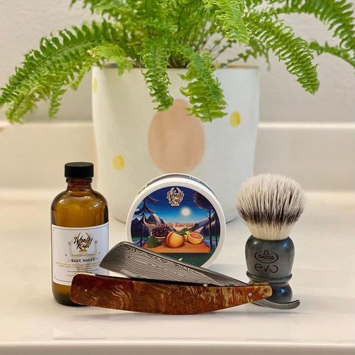 La Supérieure Shave Cream Peach Karma - Vegan, Beta Carotene, Antioxidants. Not tested on animals, No Animal Ingredients. Scent notes: Peach, Blood Orange, Raspberries, Artemisia, Vanilla